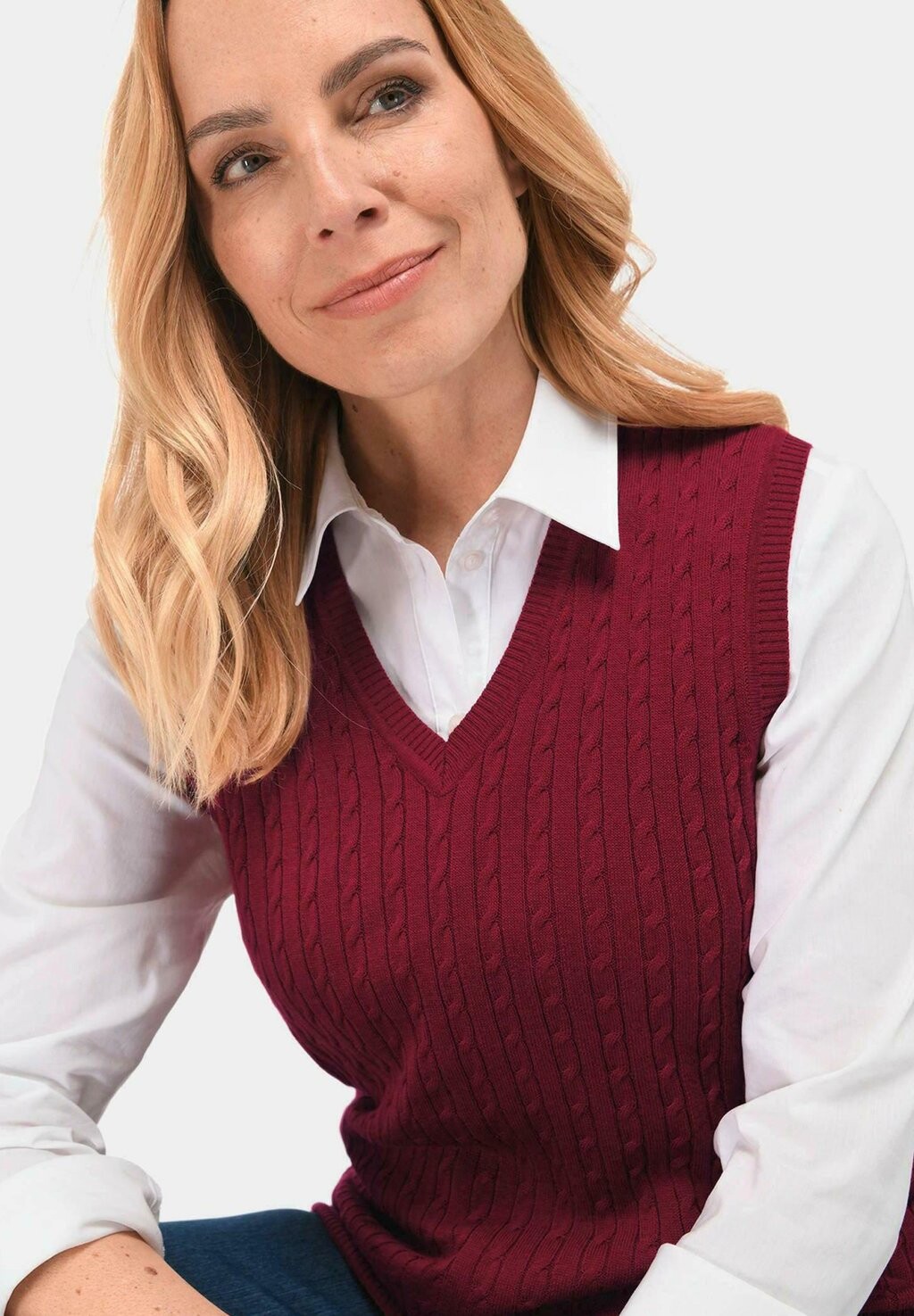 Топ GOLDNER, темно-красный
Топ GOLDNER, темно-красный