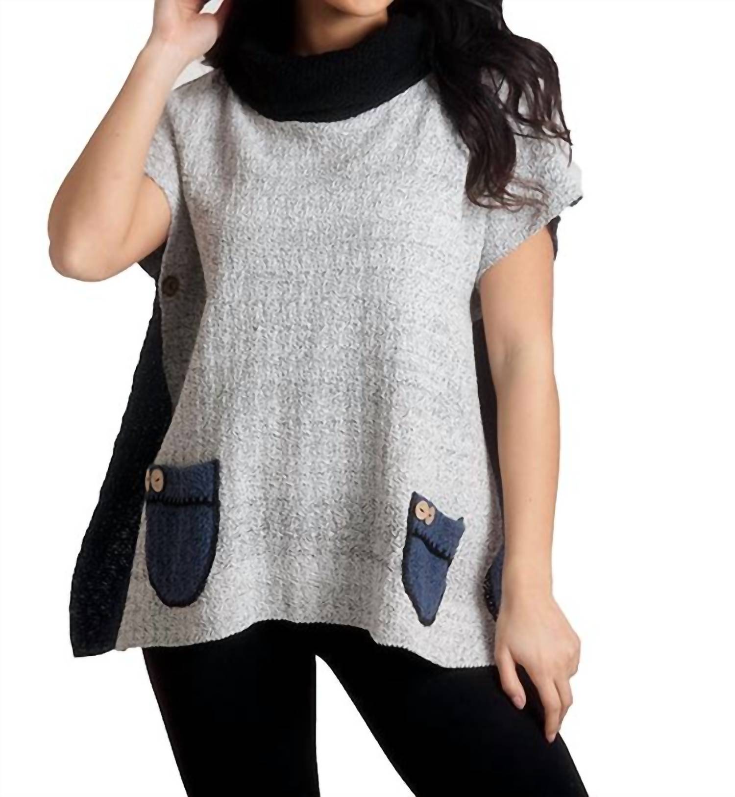 Пончо из ткани букле с воротником-хомут в цвете Slatecombo french kyss
Пончо из ткани букле с воротником-хомут в цвете Slatecombo french kyss