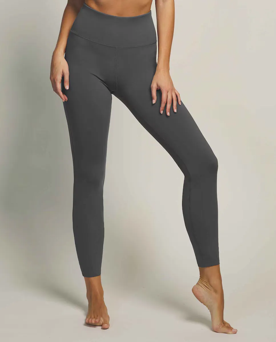 Женские длинные спортивные леггинсы с внутренним карманом и светоотражающей надписью Selmark, светло-серый
Женские длинные спортивные леггинсы с внутренним карманом и светоотражающей надписью Selmark, светло-серый