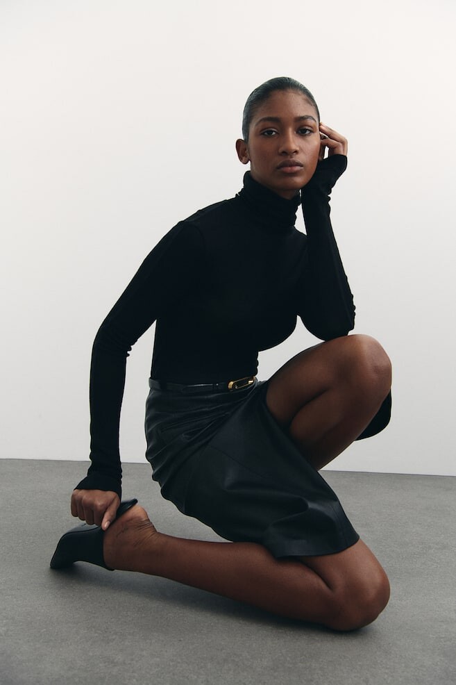 Юбка-Карандаш с покрытием H&M, черный
Юбка-Карандаш с покрытием H&M, черный