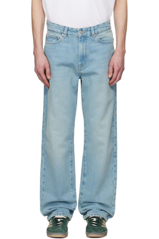 Синие джинсы прямого покроя с пятью карманами Lacoste
Синие джинсы прямого покроя с пятью карманами Lacoste