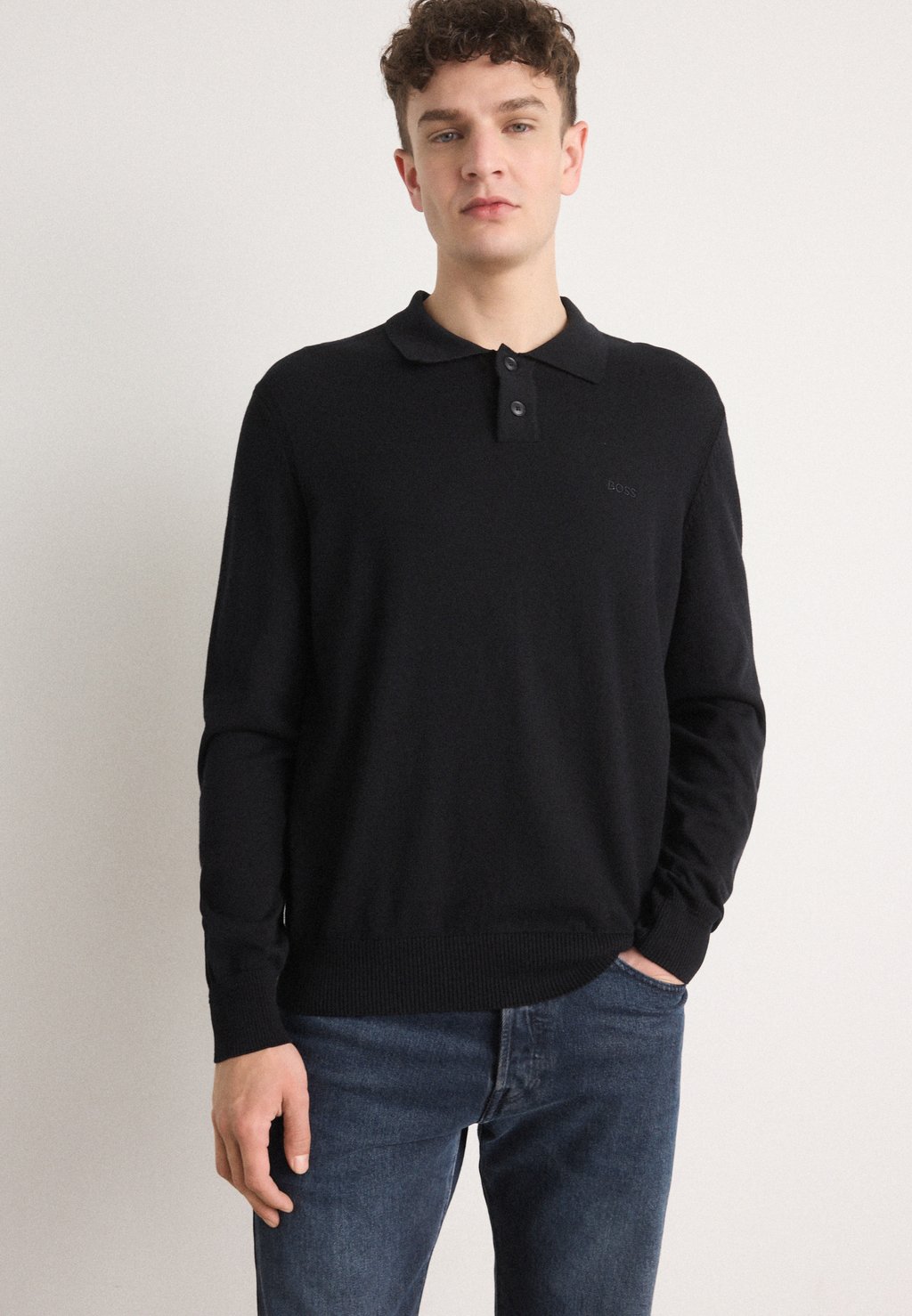 Джемпер BOSS, черный
Джемпер BOSS, черный