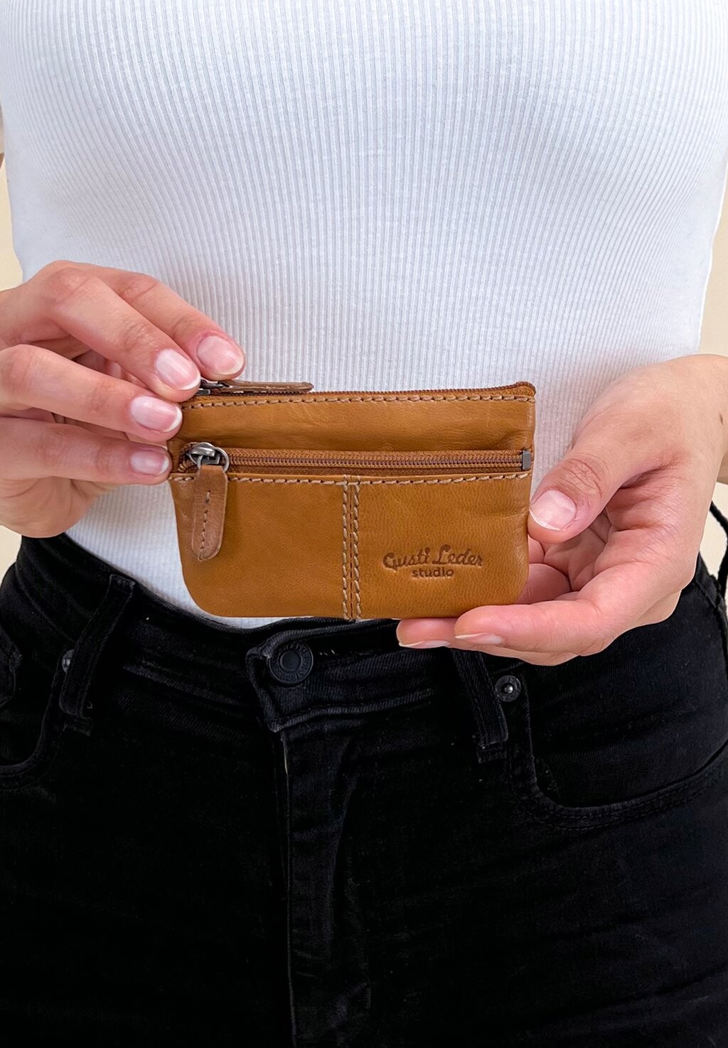 Клатч FIRMIN L. Gusti Leder, цвет hazelnut, Коричневый, Клатч FIRMIN L. Gusti Leder, цвет hazelnut
Клатч FIRMIN L. Gusti Leder, цвет hazelnut, Коричневый, Клатч FIRMIN L. Gusti Leder, цвет hazelnut