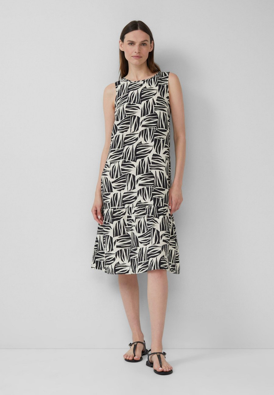 Платье s.Oliver MIDI AUS STRUKTURIERTEM MIT ALL-OVER-PRINT, Schwarz/Black
Платье s.Oliver MIDI AUS STRUKTURIERTEM MIT ALL-OVER-PRINT, Schwarz/Black