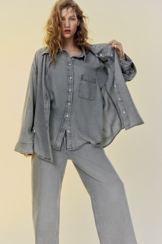 Джинсовая блузка из лиоцелла H&M, серый
Джинсовая блузка из лиоцелла H&M, серый