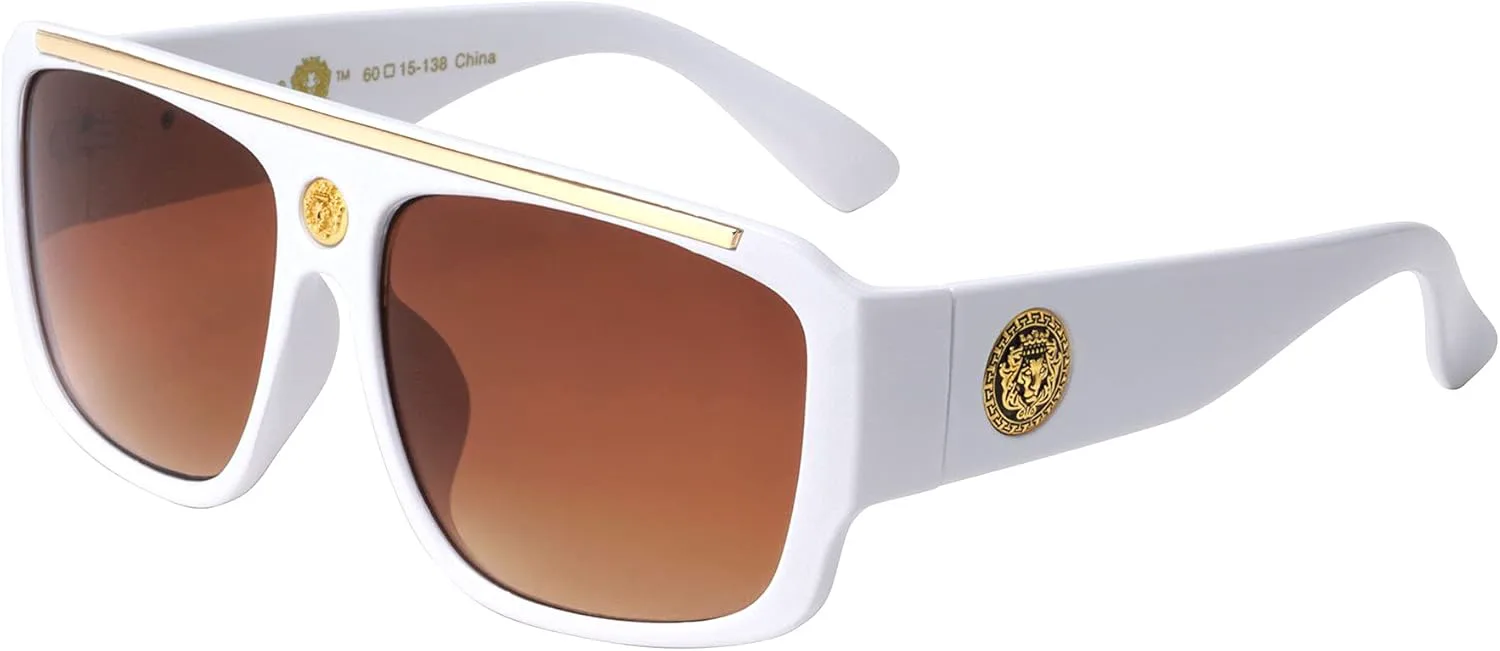 Kleo Empire - Квадратные солнцезащитные очки в стиле хип-хоп с плоской верхней частью, заушниками и боковыми линзами, украшенными медальоном в виде головы льва, White
Kleo Empire - Квадратные солнцезащитные очки в стиле хип-хоп с плоской верхней частью, заушниками и боковыми линзами, украшенными медальоном в виде головы льва, White