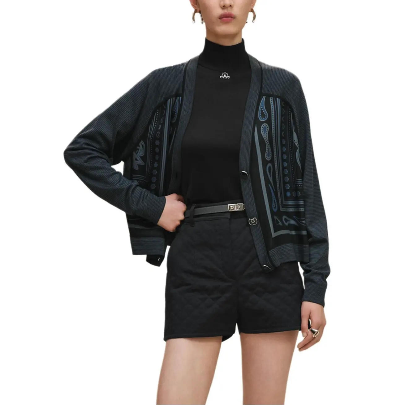 HERMES Свитер женский синий черный V-образный вырез умеренный кардиган
HERMES Свитер женский синий черный V-образный вырез умеренный кардиган