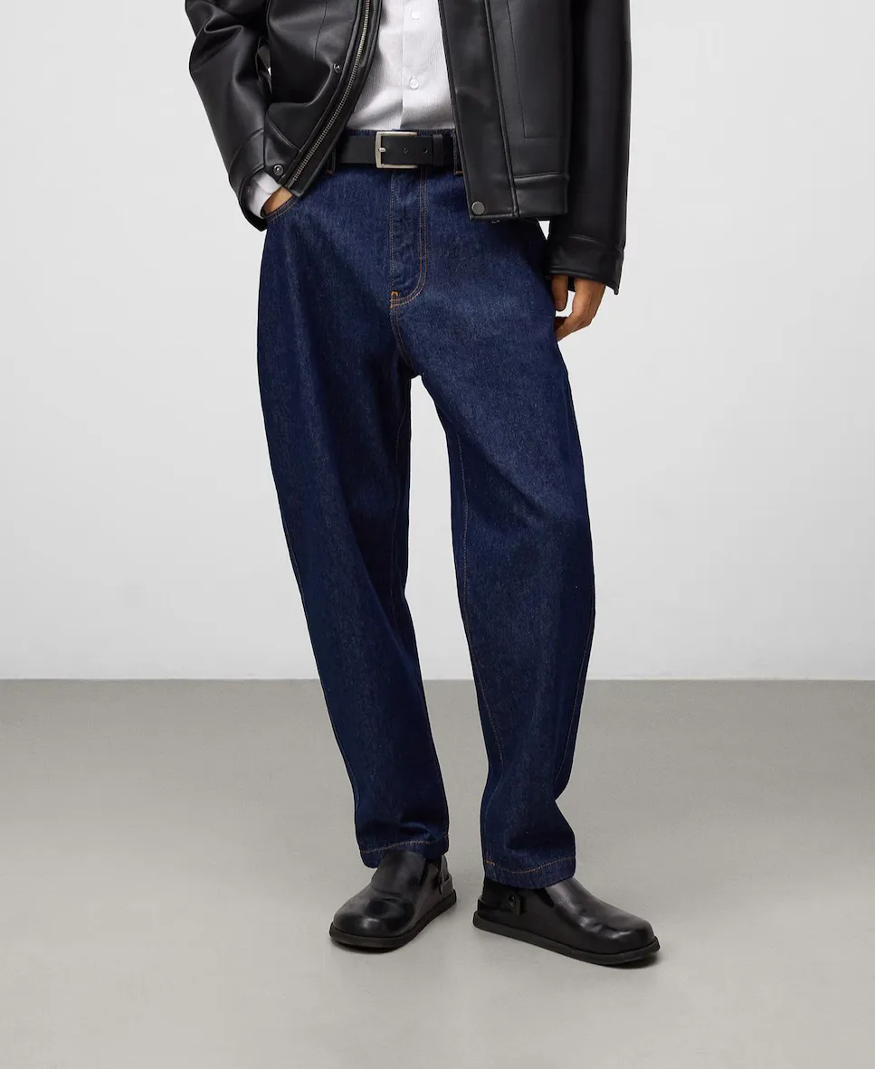 Мужские джинсы-вакеро с сужением и карманами Adolfo Dominguez, темно-синий
Мужские джинсы-вакеро с сужением и карманами Adolfo Dominguez, темно-синий