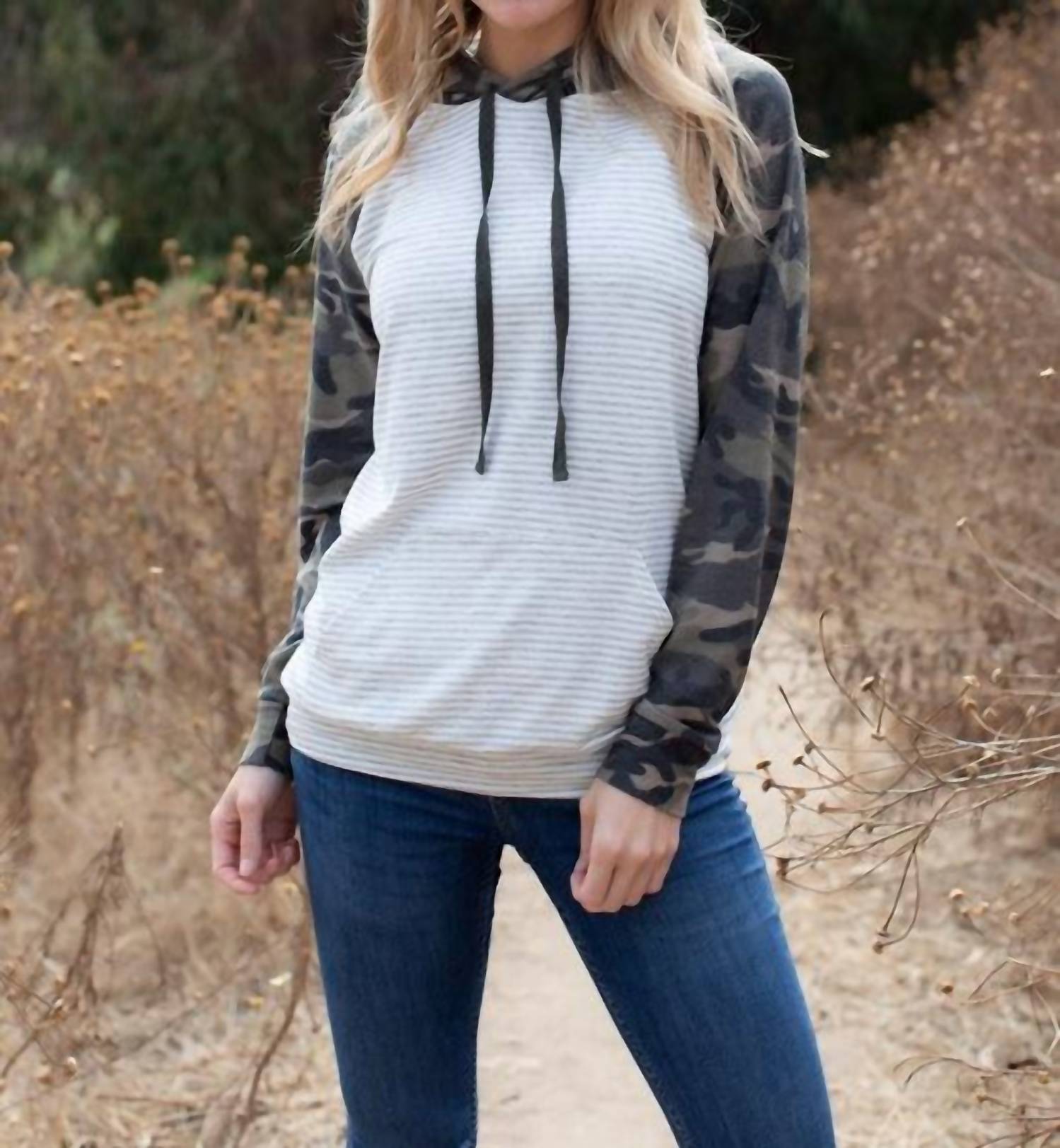 Толстовка Healther Stripe в белом/сером цвете HEIMISH USA
Толстовка Healther Stripe в белом/сером цвете HEIMISH USA