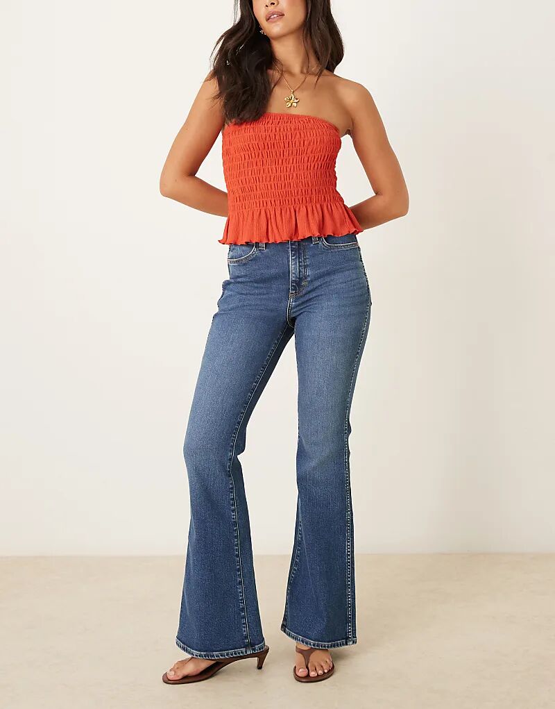 Джинсы Wrangler Montana клеш темно-синего цвета
Джинсы Wrangler Montana клеш темно-синего цвета