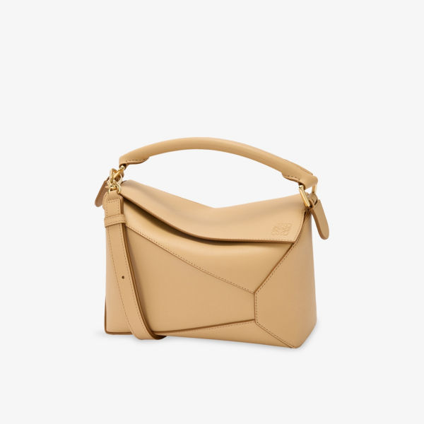 Сумка через плечо Loewe Puzzle Edge маленькая кожаная, бежевый
Сумка через плечо Loewe Puzzle Edge маленькая кожаная, бежевый