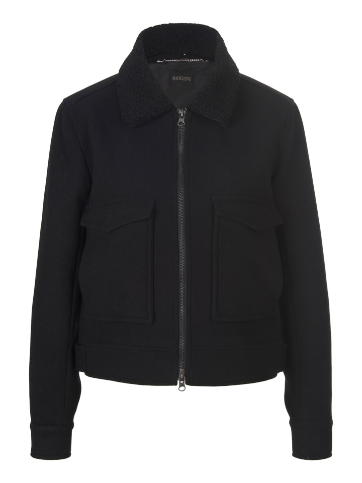 MADELEINE Короткая куртка со съемным воротником из искусственного меха, черного цвета
MADELEINE Короткая куртка со съемным воротником из искусственного меха, черного цвета