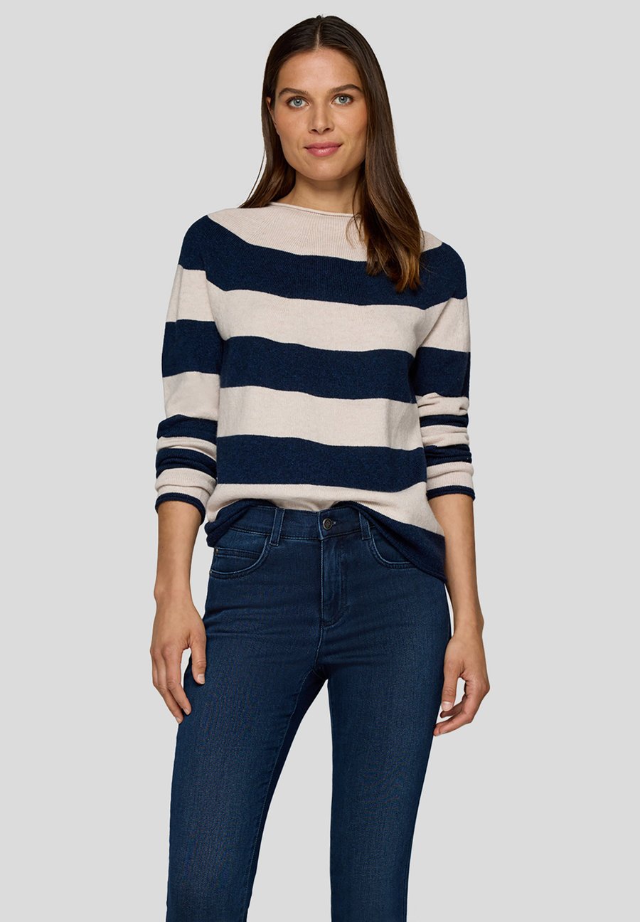 Джемпер Rabe Jumper, Dunkelblau/Dark Blue
Джемпер Rabe Jumper, Dunkelblau/Dark Blue