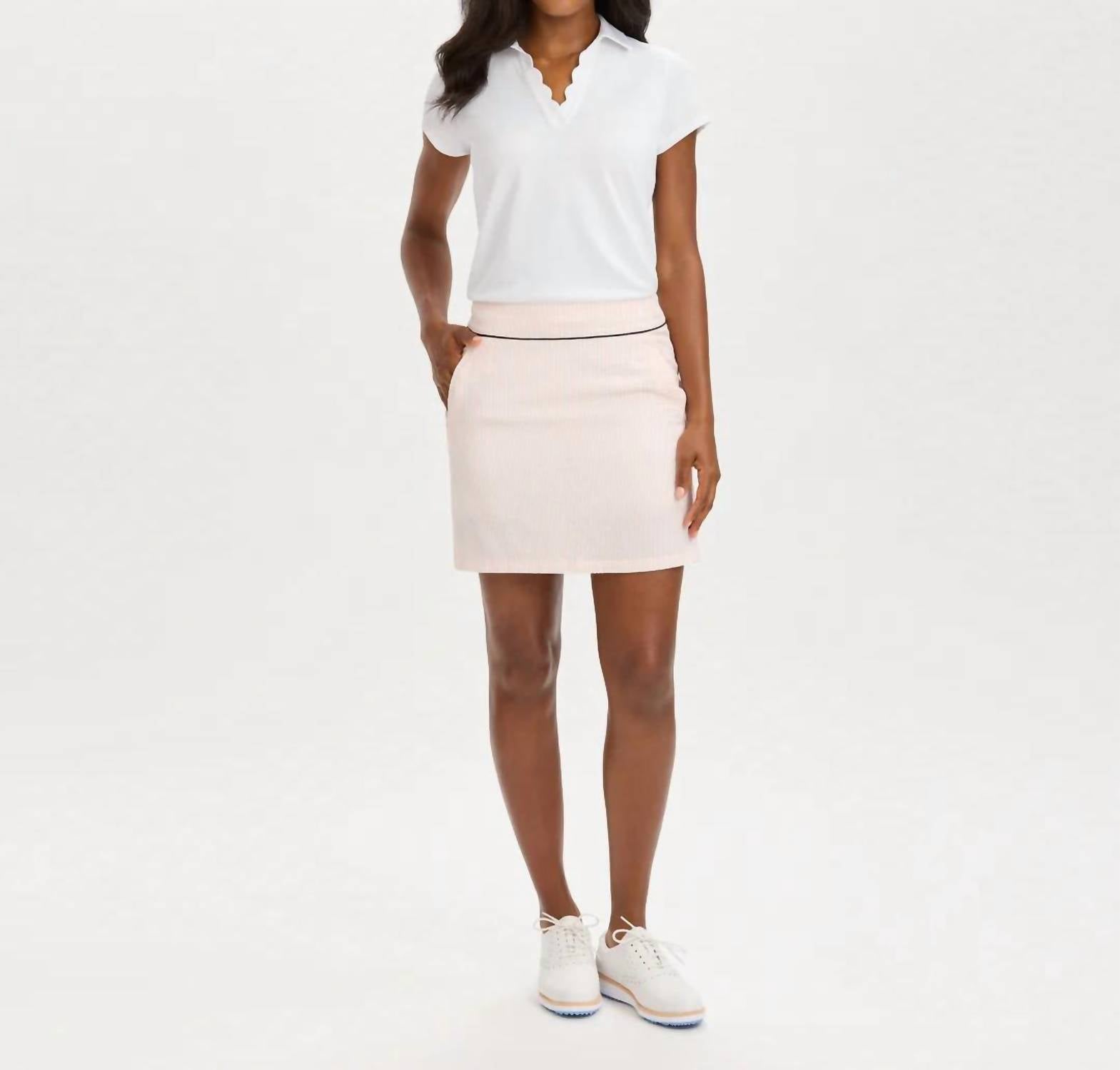 Классическая юбка-шорты из ткани в рубчик белого цвета Renwick
Классическая юбка-шорты из ткани в рубчик белого цвета Renwick