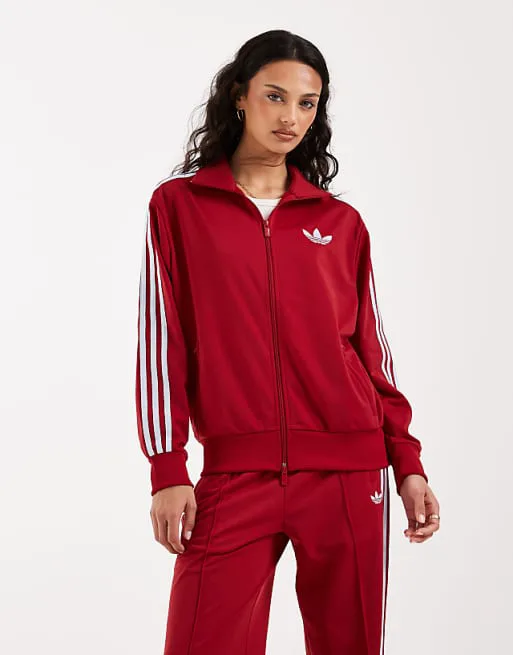 Свободный спортивный топ adidas Originals Firebird темно-красного и синего цветов — эксклюзивно для ASOS
Свободный спортивный топ adidas Originals Firebird темно-красного и синего цветов — эксклюзивно для ASOS