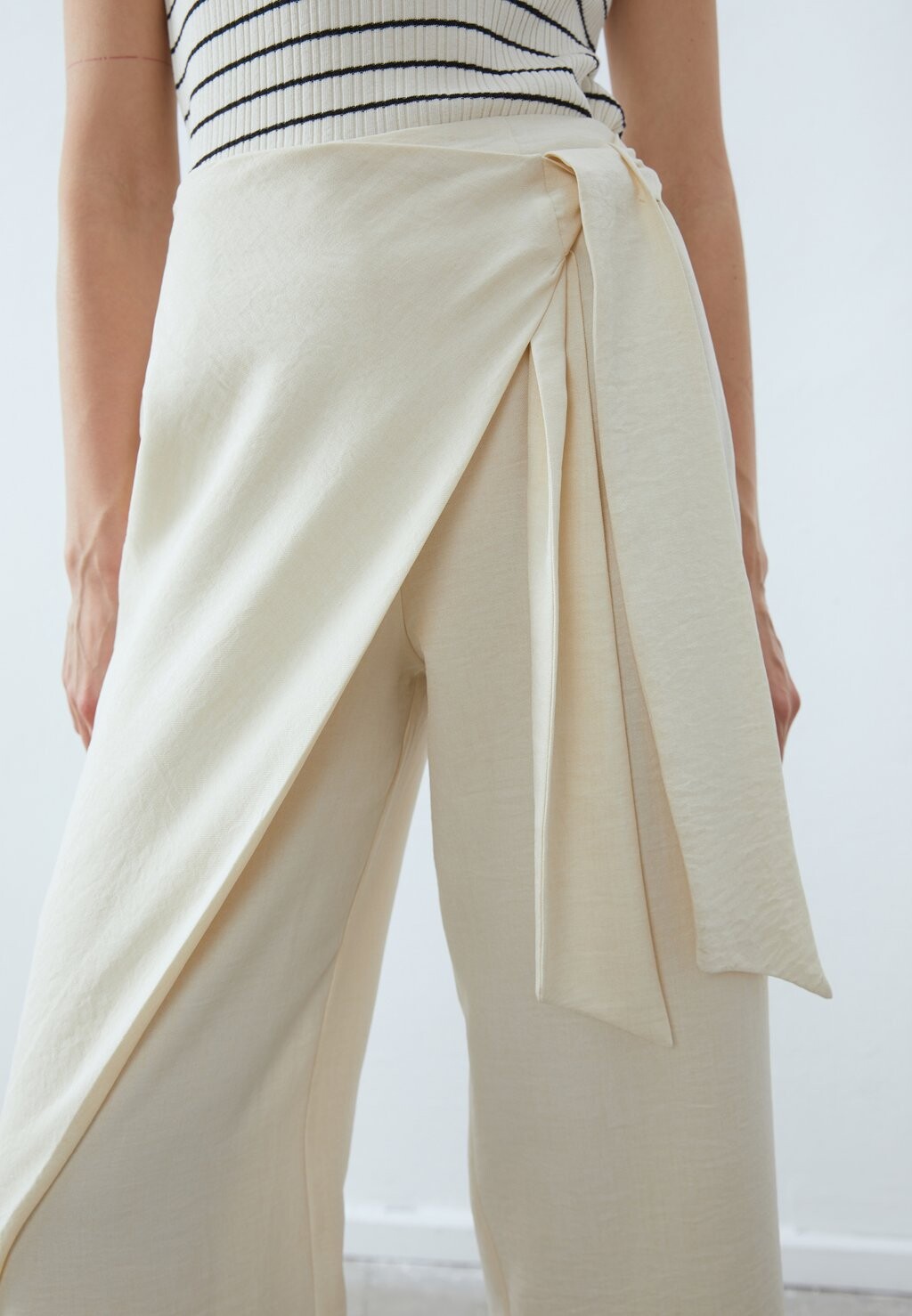 Тканевые брюки Anna Field, кремовый
Тканевые брюки Anna Field, кремовый