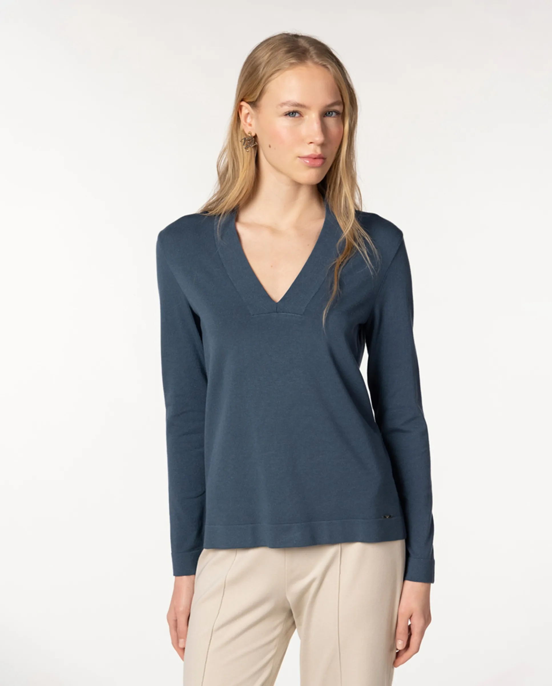 Женский свитер из вискозы с V-образным вырезом Naulover, синий
Женский свитер из вискозы с V-образным вырезом Naulover, синий