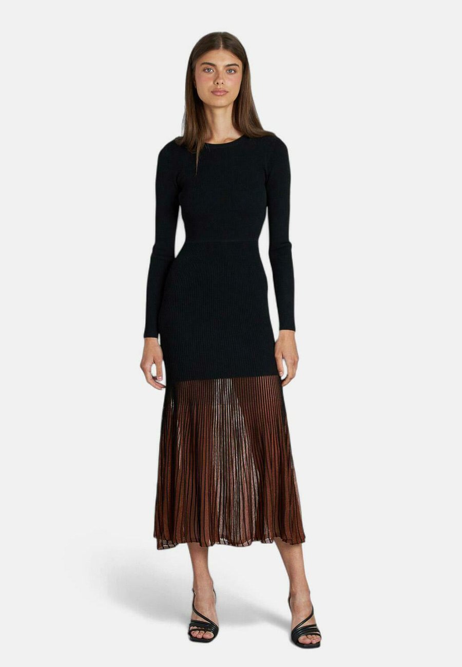 Платье Alma en Pena Jumper dress, Black
Платье Alma en Pena Jumper dress, Black
