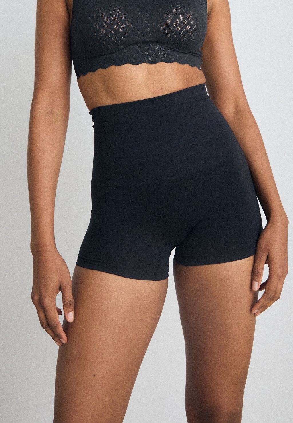 Брюки SOFT SCULPT BANDEAU Triumph, черный
Брюки SOFT SCULPT BANDEAU Triumph, черный