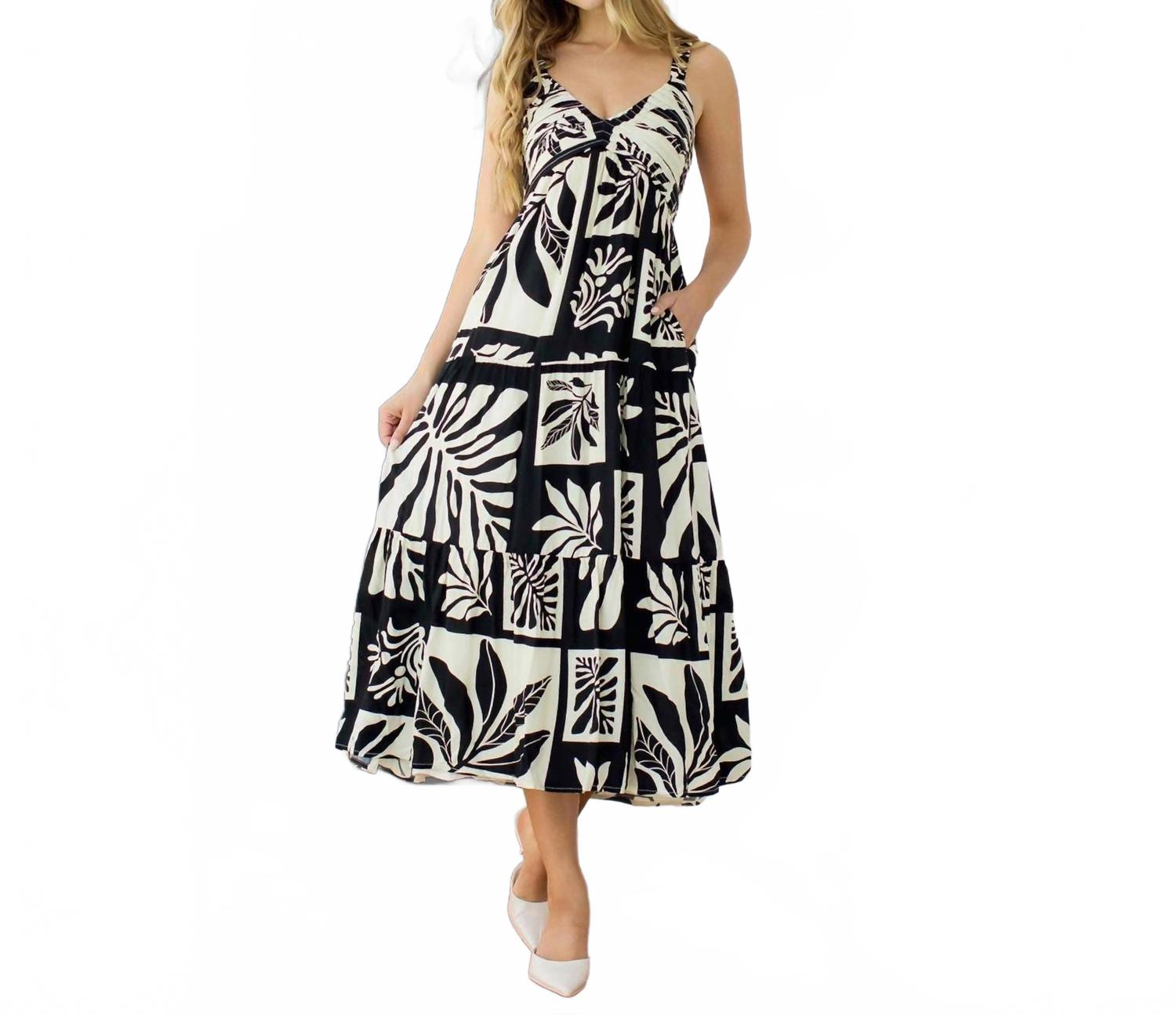 Макси-платье с плиссированным лифом и V-образным вырезом в черно-разноцветном принте THML