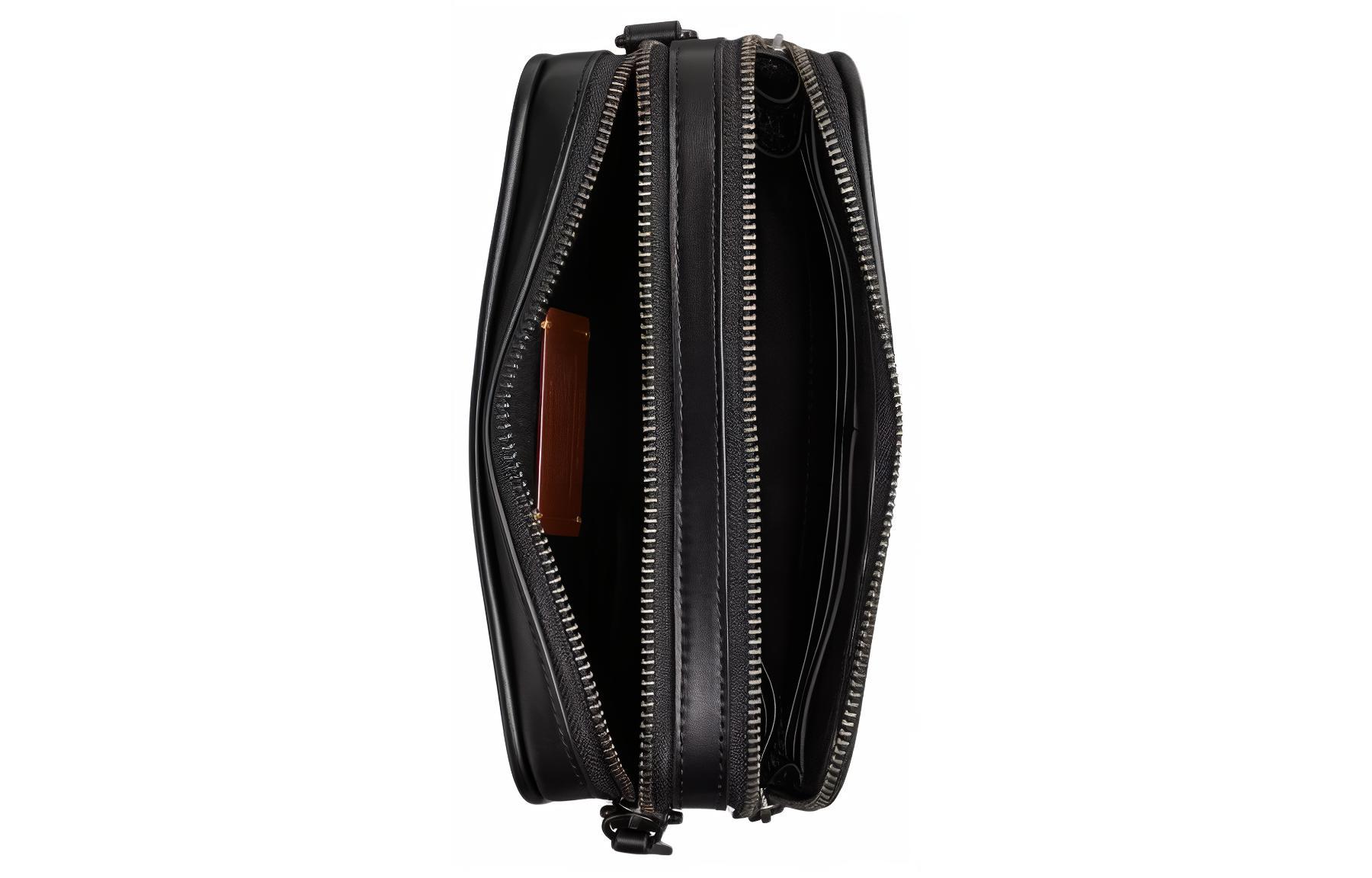 Charter Покрытый Тканью Нагрудный Рюкзак, Маленький Размер Мужская Наплечная Сумка Несколько Угольный COACH
Charter Покрытый Тканью Нагрудный Рюкзак, Маленький Размер Мужская Наплечная Сумка Несколько Угольный COACH