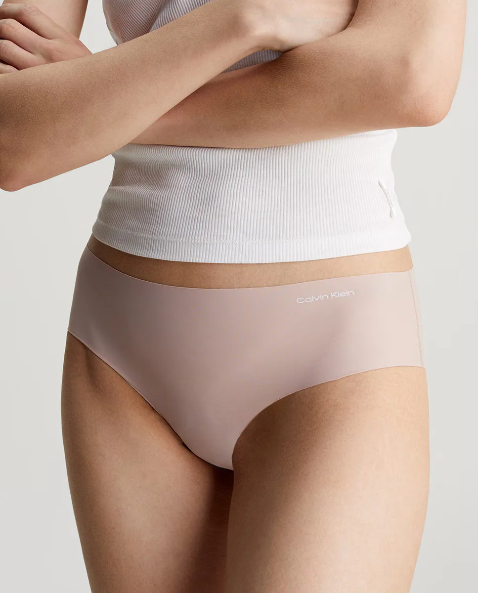 Хипстерские трусики - невидимки Calvin Klein, цвет Natural
Хипстерские трусики - невидимки Calvin Klein, цвет Natural