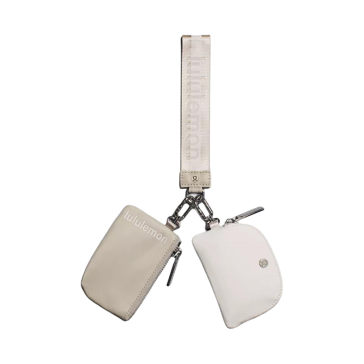 Lululemon Женский кошелек для монет из переработанного нейлона бежевый и белый, Raw Linen & White & Opal & White
Lululemon Женский кошелек для монет из переработанного нейлона бежевый и белый, Raw Linen & White & Opal & White