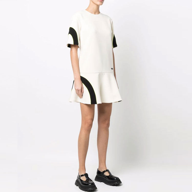 MSGM Женское белое платье с короткими рукавами
MSGM Женское белое платье с короткими рукавами