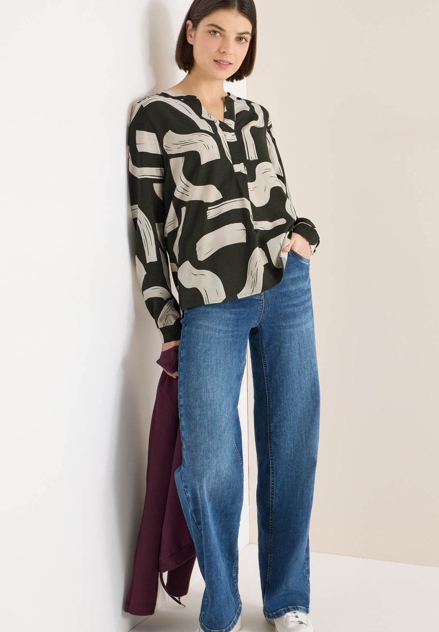 Блуза Cecil Blouse, Grün/Dark Brown
Блуза Cecil Blouse, Grün/Dark Brown