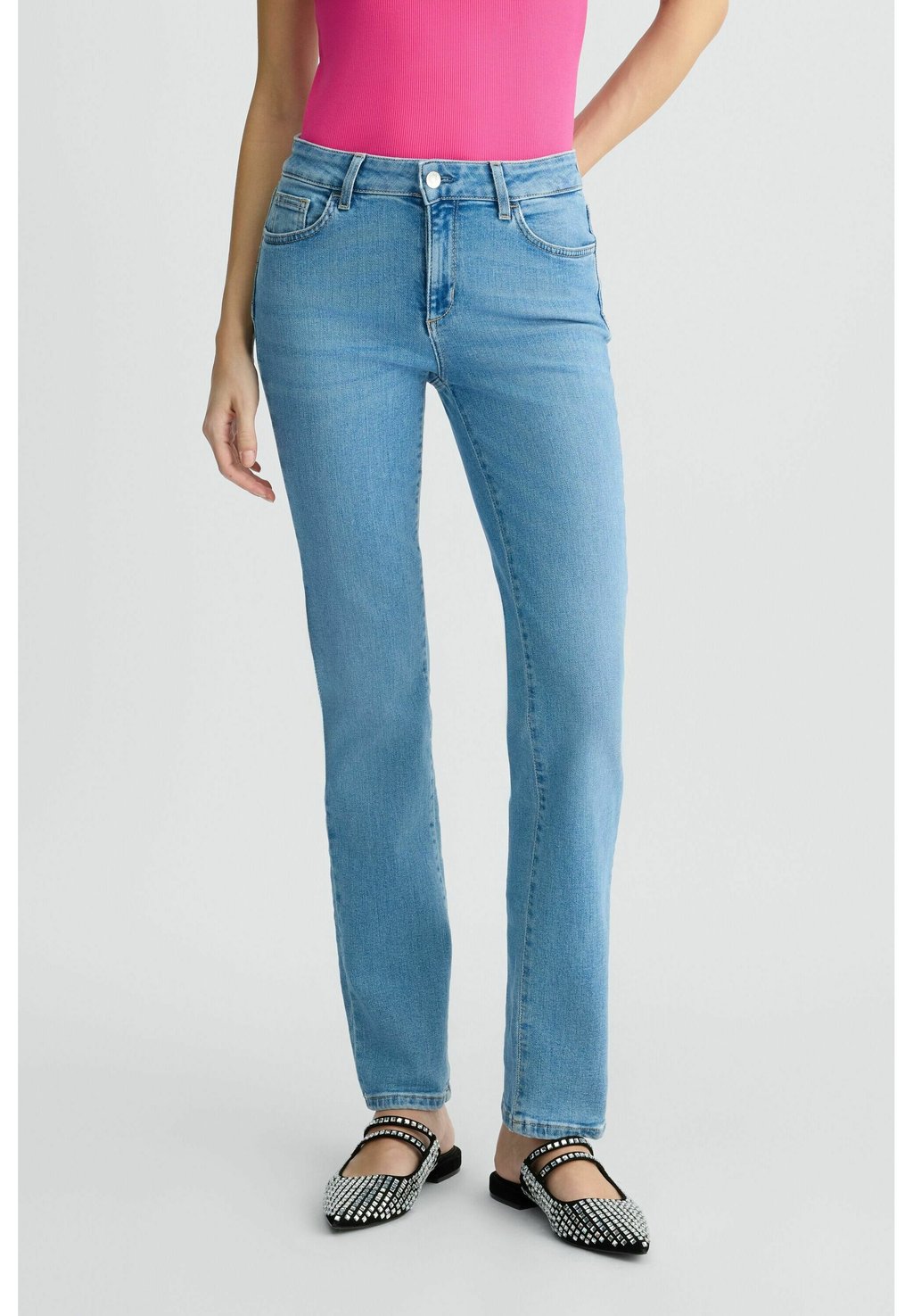 Джинсы облегающего кроя WITH GEMSTONES LIU JO, светло-голубой
Джинсы облегающего кроя WITH GEMSTONES LIU JO, светло-голубой