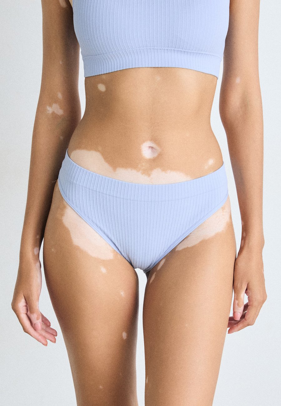 Брифы Hunkemöller DIANNE BRASILIAN, Eventide/Purple
Брифы Hunkemöller DIANNE BRASILIAN, Eventide/Purple