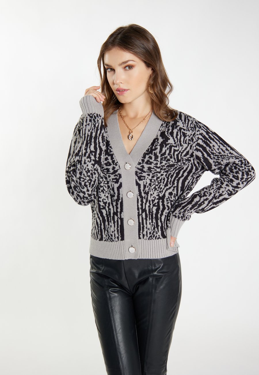 Кардиган faina Cardigan, Grau Schwarz/Grey
Кардиган faina Cardigan, Grau Schwarz/Grey
