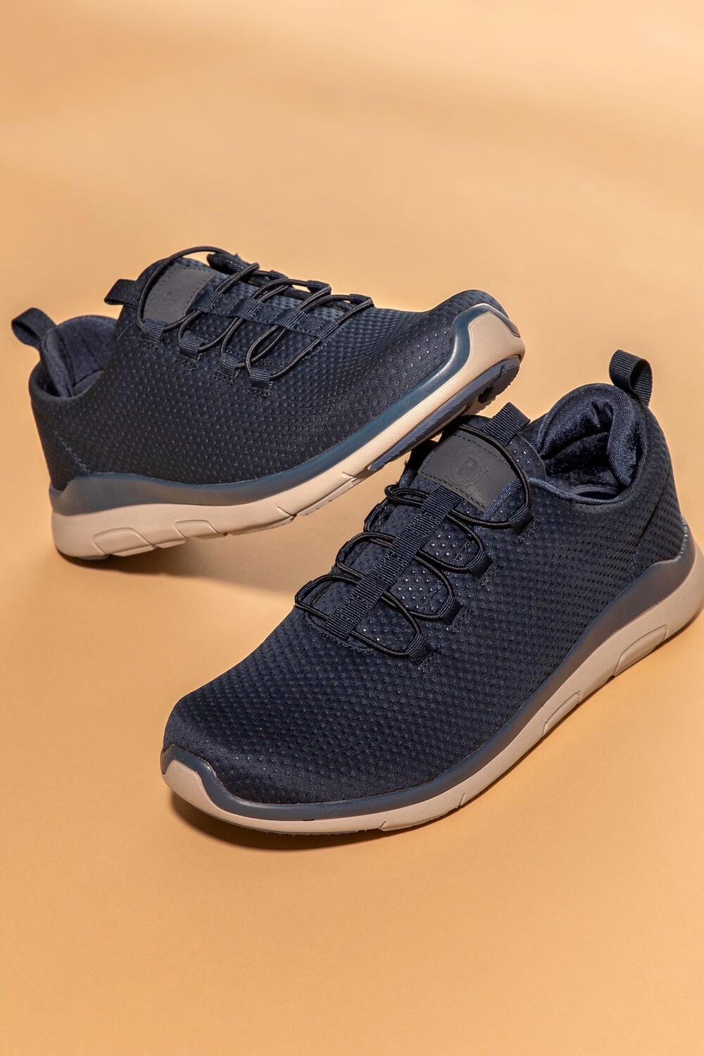 Кружевные кроссовки банджи Pavers, синий
Кружевные кроссовки банджи Pavers, синий