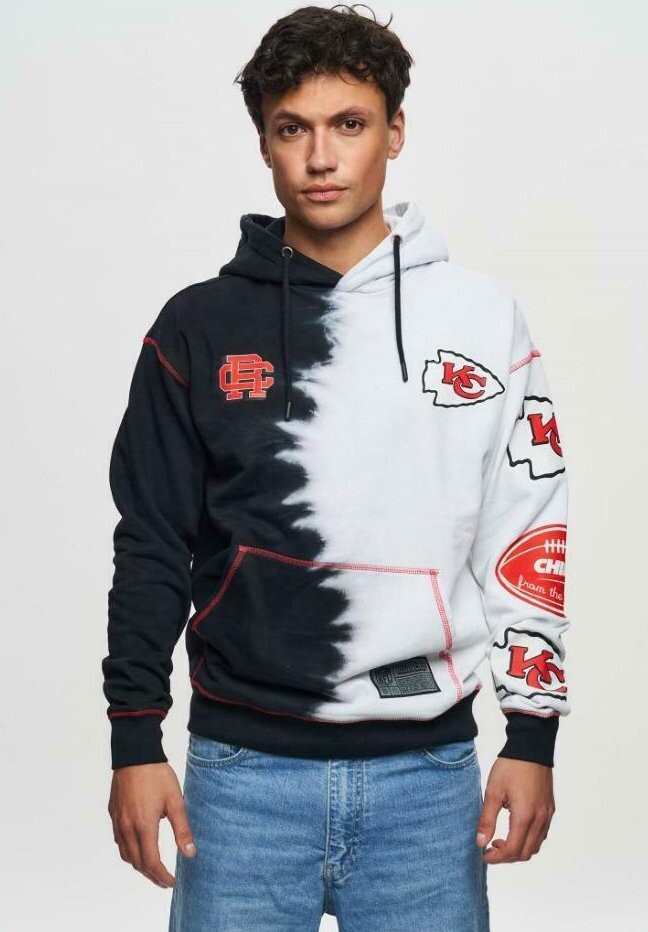 Толстовка с капюшоном KANSAS CITY CHIEFS NFL INK DYE EFFECT Re:Covered, черный 
Толстовка с капюшоном KANSAS CITY CHIEFS NFL INK DYE EFFECT Re:Covered, черный