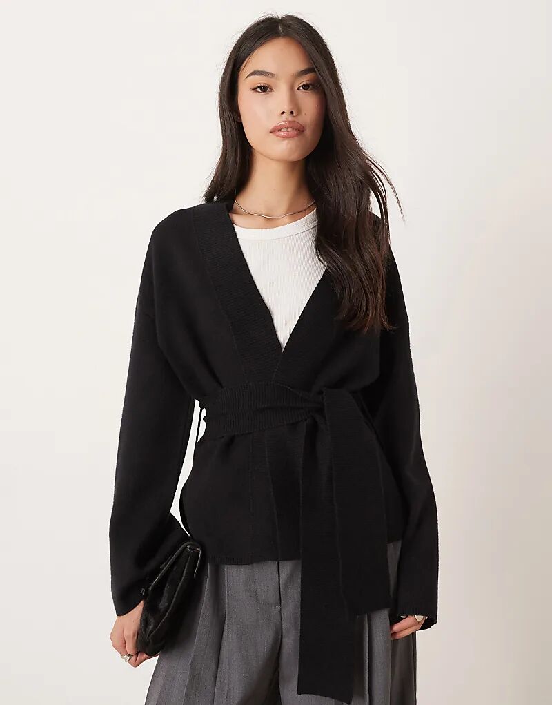 Вязаный кардиган-кимоно Gina Tricot черного цвета
Вязаный кардиган-кимоно Gina Tricot черного цвета