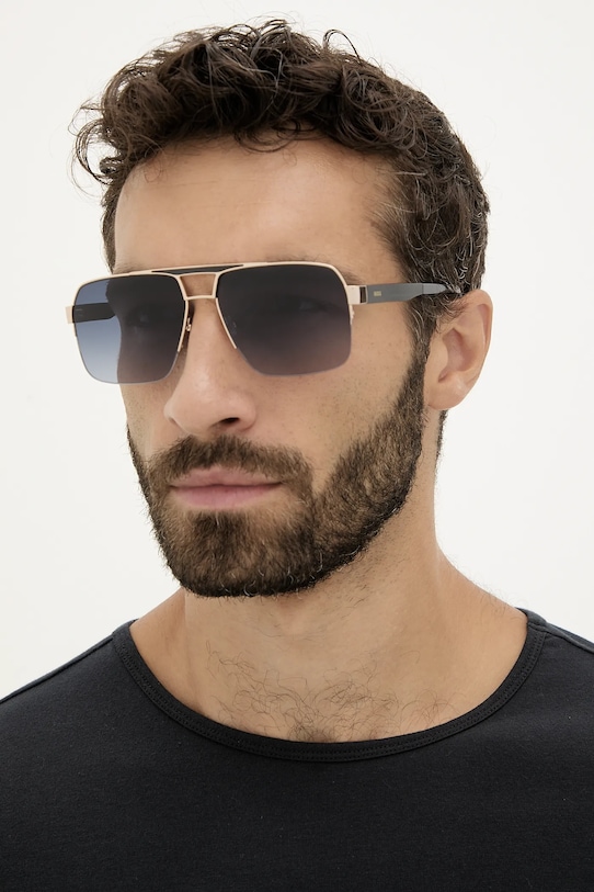 Солнцезащитные очки Boss, золотой
Солнцезащитные очки Boss, золотой