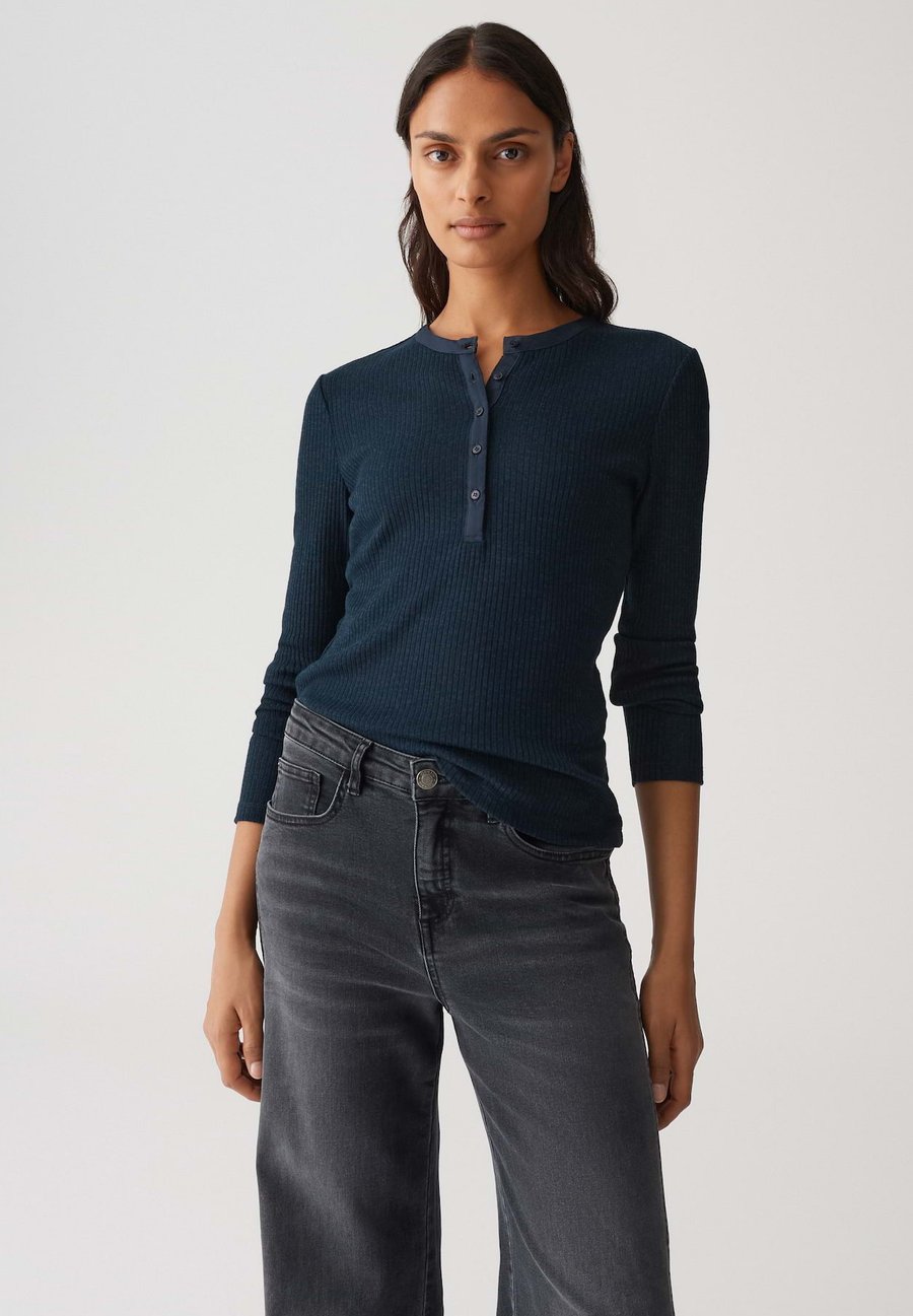 Топ OPUS SLIM FIT RIB, Coal Blue/Blue
Топ OPUS SLIM FIT RIB, Coal Blue/Blue