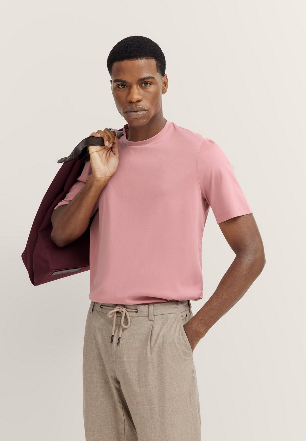 Базовая футболка bugatti, коралловый
Базовая футболка bugatti, коралловый