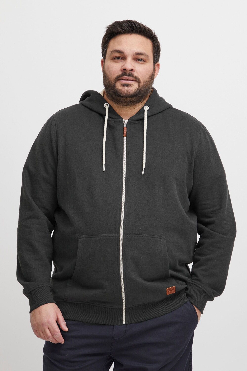 Толстовка BLEND Kapuzensweatjacke BHHulker BT 20716244 ME, черный
Толстовка BLEND Kapuzensweatjacke BHHulker BT 20716244 ME, черный