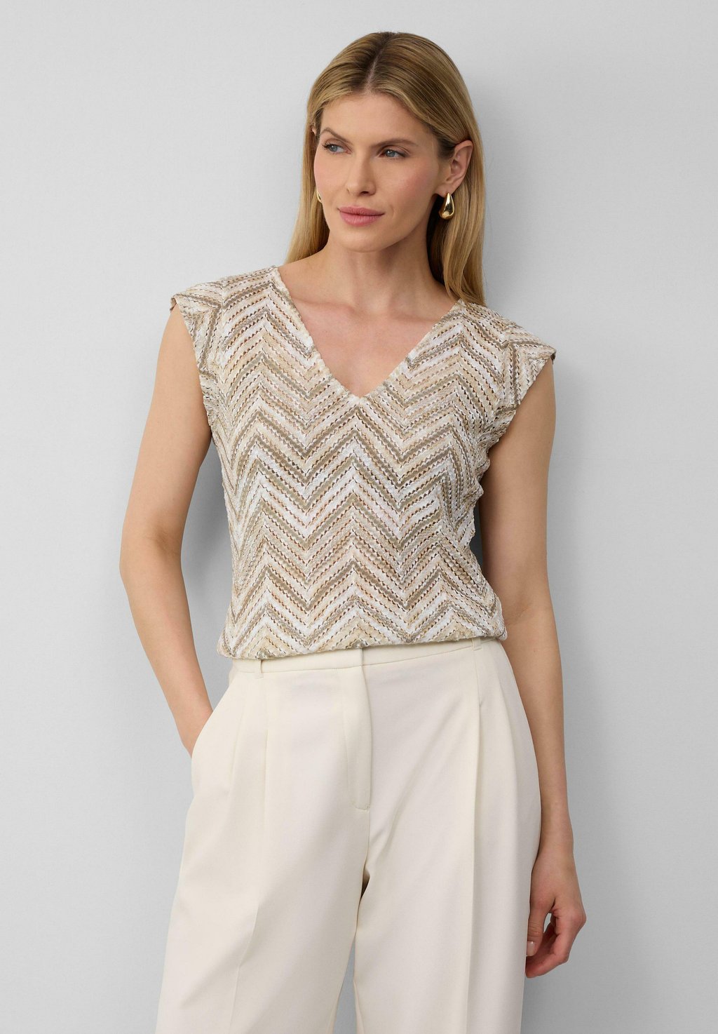 Футболка с принтом s.Oliver BLACK LABEL, песочный
Футболка с принтом s.Oliver BLACK LABEL, песочный