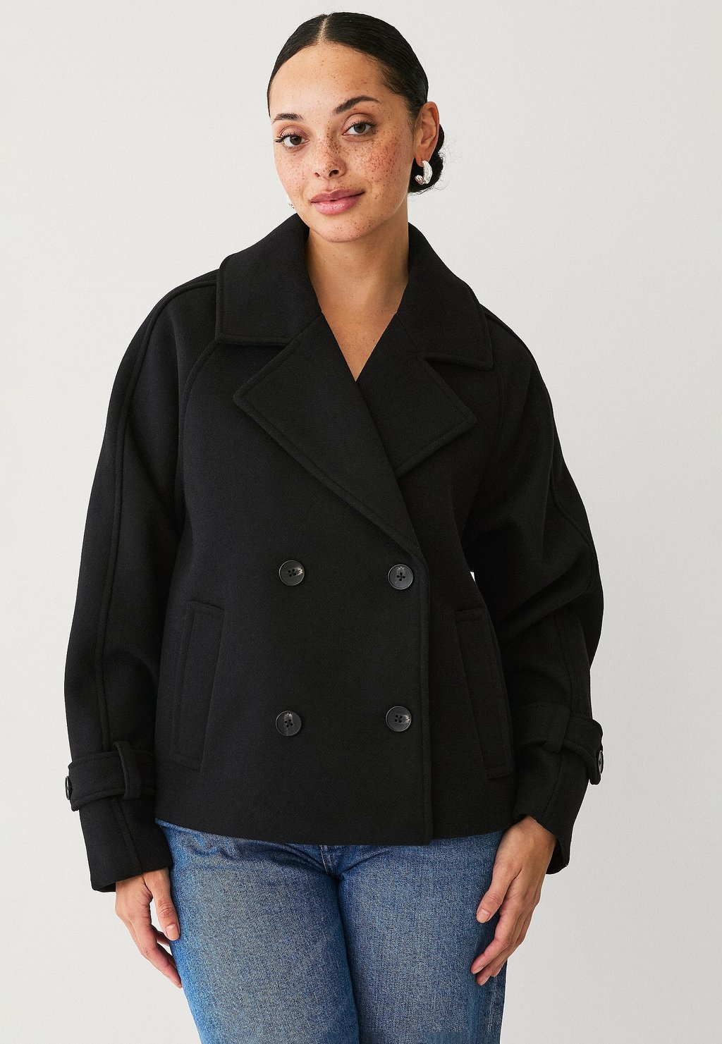 Блейзер KURZE FRÜHLINGS Ellos Collection, черный
Блейзер KURZE FRÜHLINGS Ellos Collection, черный