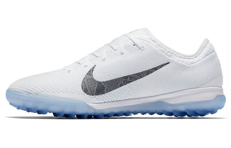 Футбольные бутсы Mercurial Vapor 12 мужские низкие белые/черные Nike
Футбольные бутсы Mercurial Vapor 12 мужские низкие белые/черные Nike