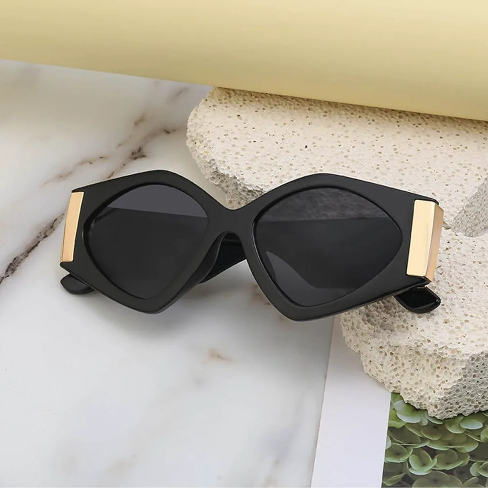 Модные солнцезащитные очки в маленькой оправе для женщин 2027 года, нестандартной формы, красного цвета, стильные, для уличной фотосъемки MTZJH, C5 Black Red Grey
Модные солнцезащитные очки в маленькой оправе для женщин 2027 года, нестандартной формы, красного цвета, стильные, для уличной фотосъемки MTZJH, C5 Black Red Grey