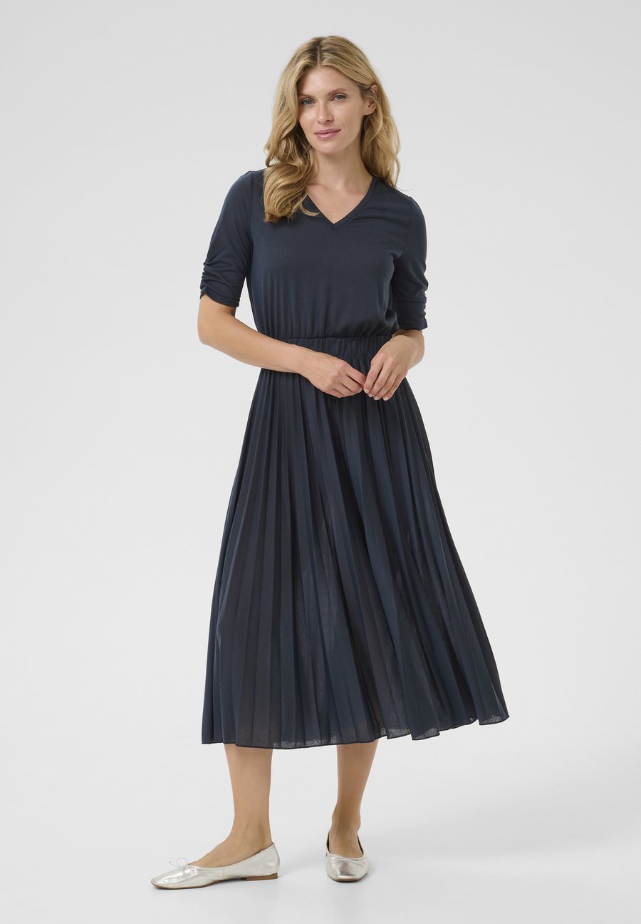 Платье Cream CRFolo Plisse, Dress Blues/Dark Blue
Платье Cream CRFolo Plisse, Dress Blues/Dark Blue