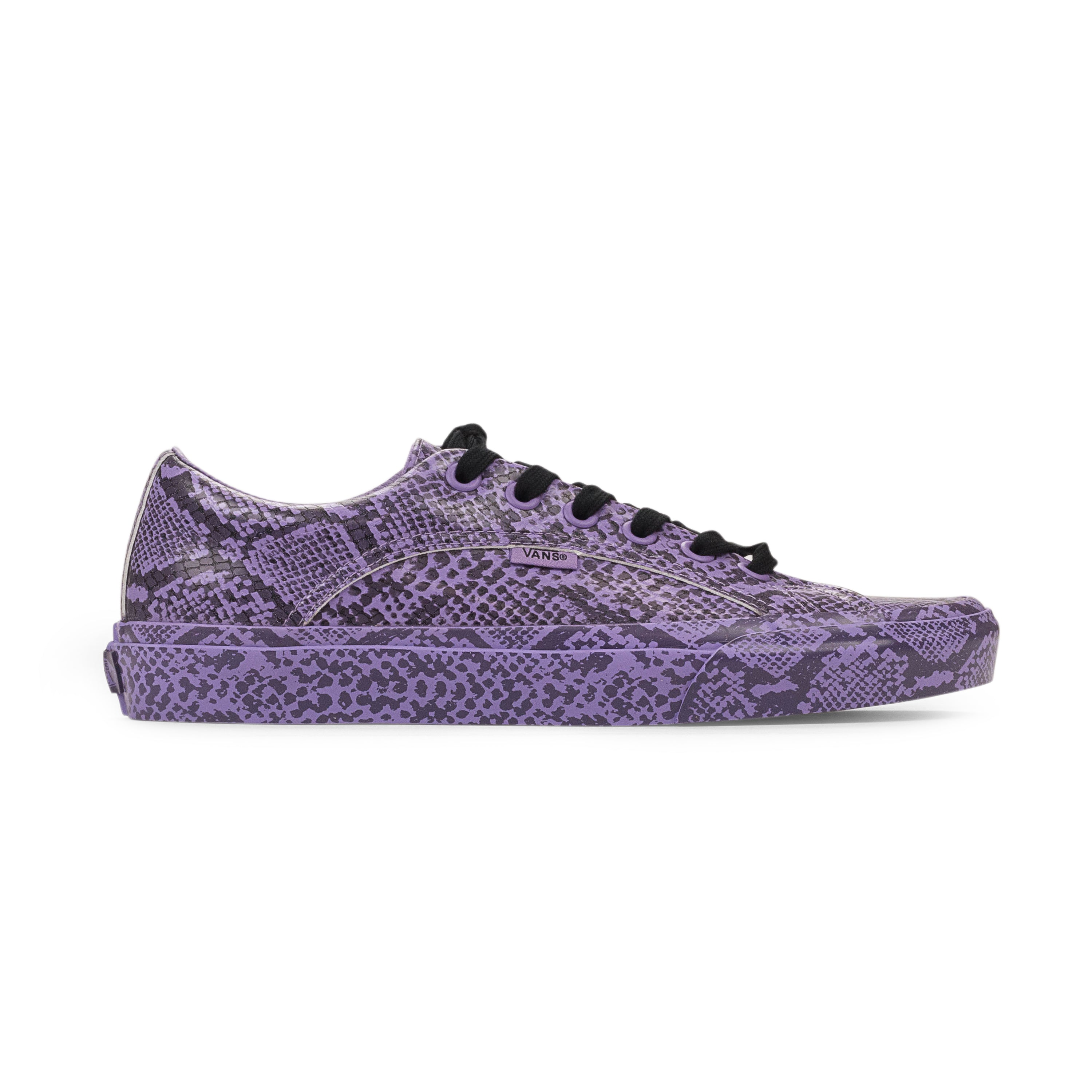 Змеиные ламповые фиолетовые кроссовки Snake Lampin Purple Vans x Opening Ceremony
Змеиные ламповые фиолетовые кроссовки Snake Lampin Purple Vans x Opening Ceremony
