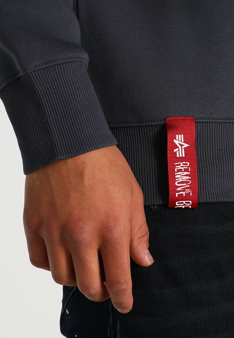 Свитер Basic Alpha Industries, серо-черный
Свитер Basic Alpha Industries, серо-черный