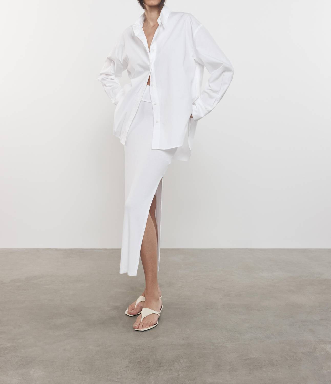 Юбка Essential из эластичного шелкового трикотажа белого цвета Enza Costa
Юбка Essential из эластичного шелкового трикотажа белого цвета Enza Costa