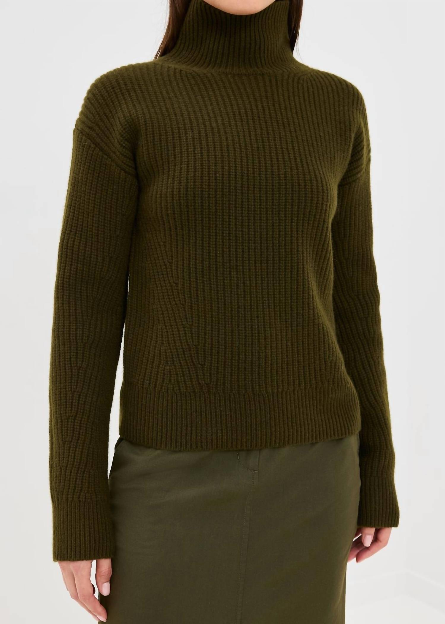 Джинсовый свитер в цвете милитари A.L.C., зеленый
Джинсовый свитер в цвете милитари A.L.C., зеленый