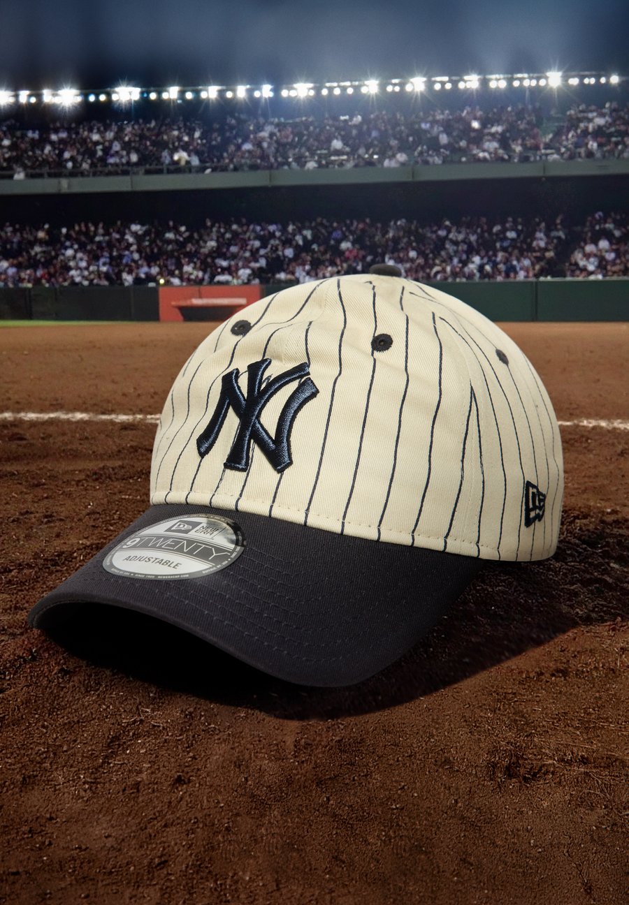 Бейсболка New Era UNISEX, Off-White/Navy/Off-White
Бейсболка New Era UNISEX, Off-White/Navy/Off-White