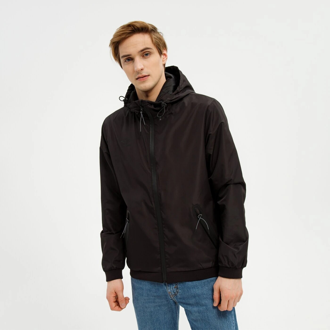 Куртка Umbro Gino, черный
Куртка Umbro Gino, черный